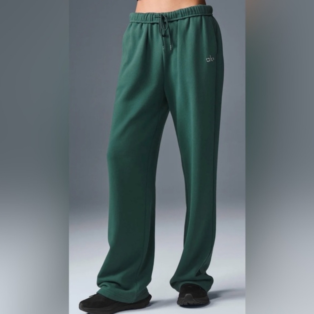ALO Yoga Accolade Straight Leg Sweatpant Winter Ivy Green Sz Medium NWT